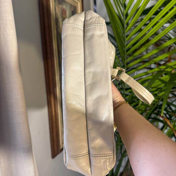 🤍 Vintage Y2K SAS White/Cream Leather Shoulder Bag w/ Dual Zip Pockets - Picture 5 of 10